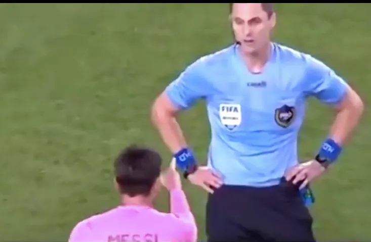 九游（中国）-梅西技术犯规送分，恒大主帅怒摔战术板！！